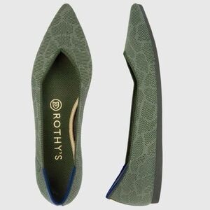Rothy's The Point Safari Green Giraffe size 8